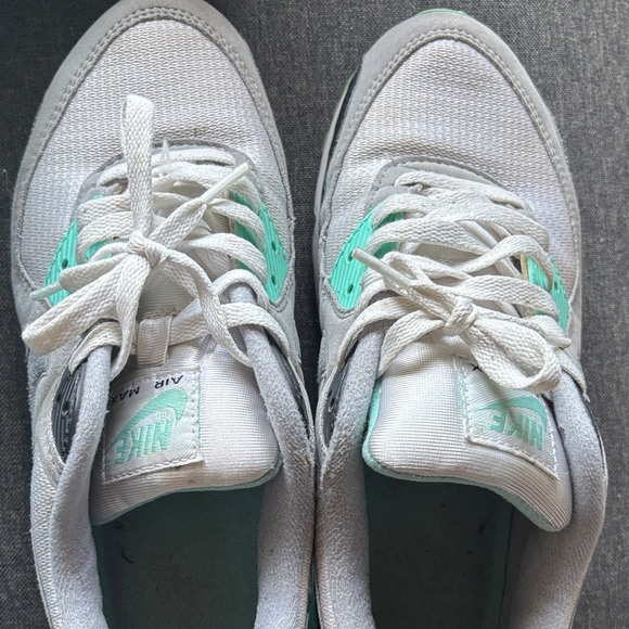 Nike Air Max 90 Sneakers in White Particle Grey & Hyper Turquoise GUC - Picture 7 of 9